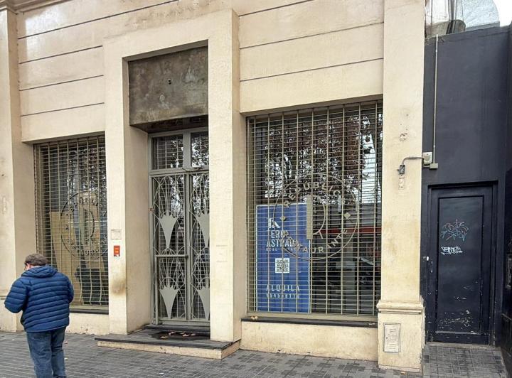 Local comercial · 596m² · 8 Ambientes