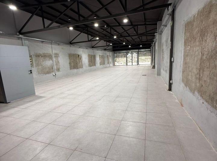 Local comercial · 320m² · 3 Ambientes