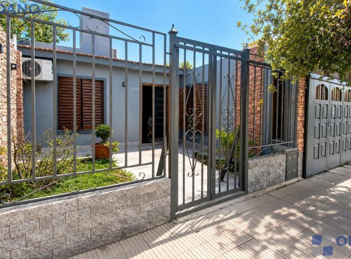 Casa · 129m² · 6 Ambientes · 1 Cochera