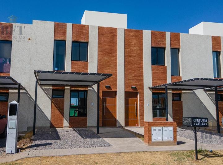 Casa · 105m² · 3 Ambientes · 1 Cochera