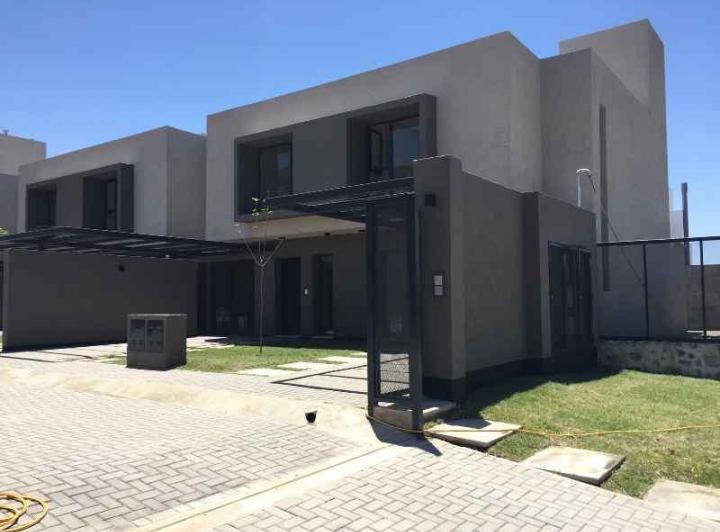 Casa · 80m² · 2 Dormitorios · 1 Cochera