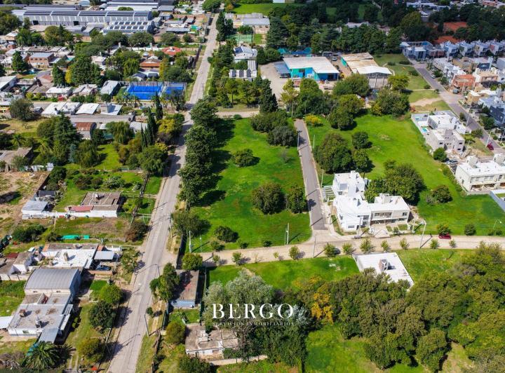 Terreno · 253m²