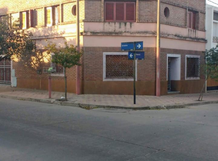 Casa · 300m² · 9 Ambientes · 1 Cochera