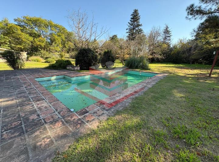 Casa · 2510m² · 5 Dormitorios