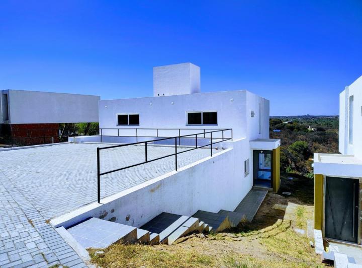 Casa · 150m² · 4 Ambientes · 2 Cocheras