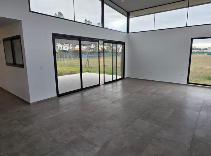 Casa · 236m² · 5 Ambientes