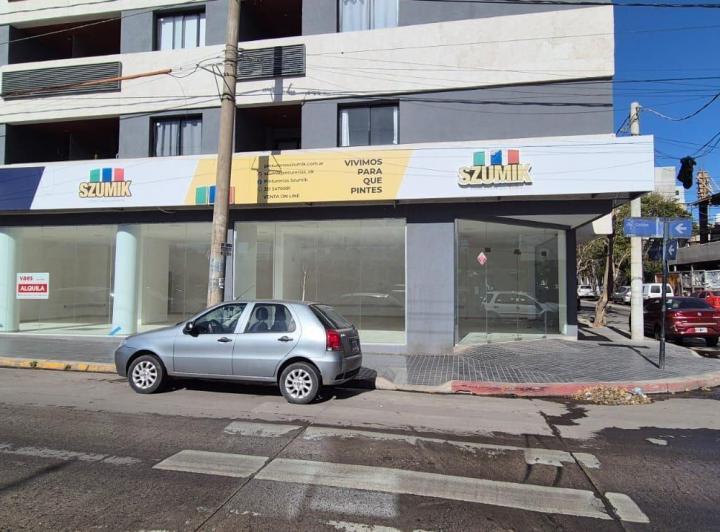 Local comercial · 220m² · 2 Ambientes