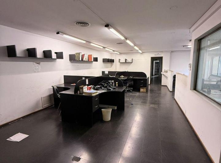 Oficina comercial · 612m² · 16 Ambientes · 5 Cocheras