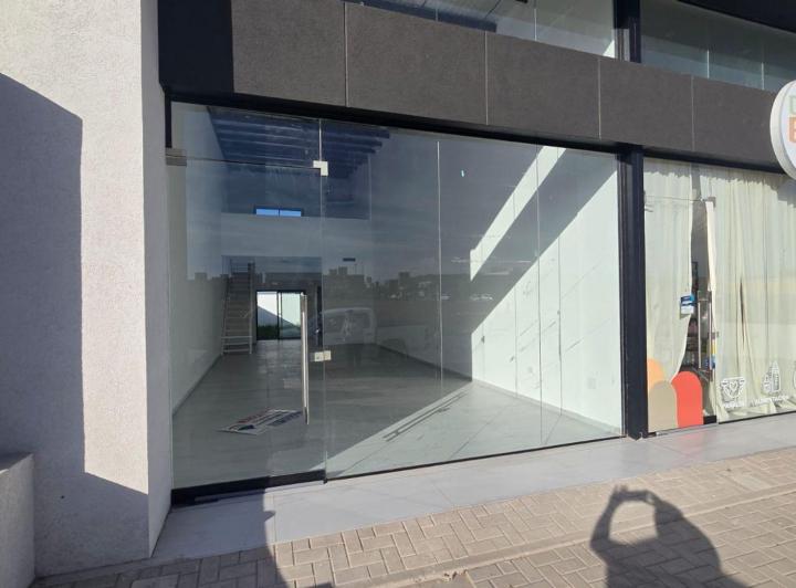 Local comercial · 99m²