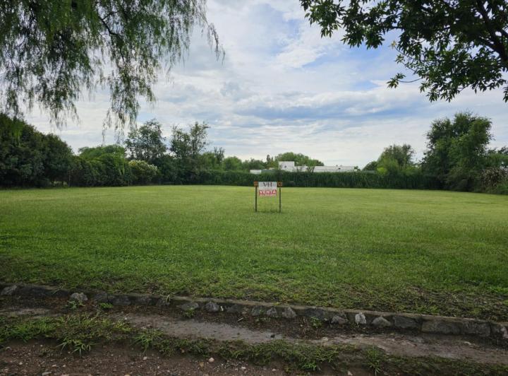 Terreno · 2070m²