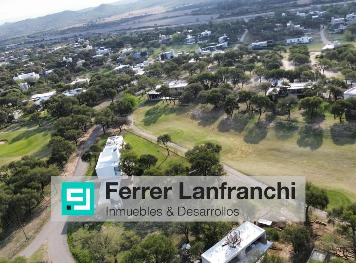 Terreno · 889m²