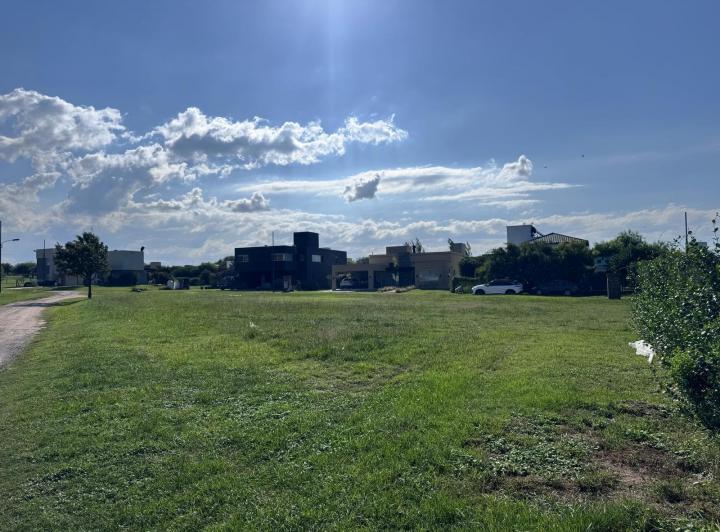 Terreno · 853m²