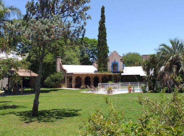 Terreno · 400m² · 4 Ambientes · 2 Cocheras