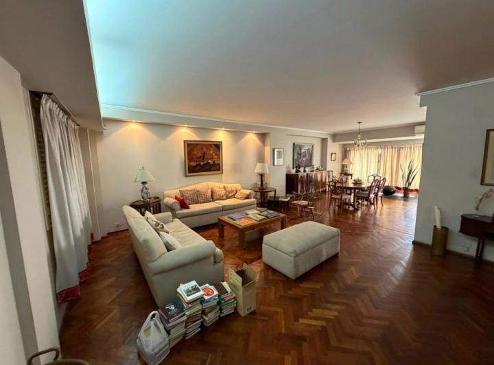 Departamento · 200m² · 7 Ambientes