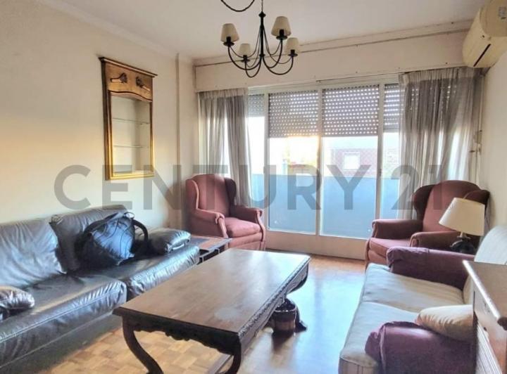 Departamento · 104m² · 5 Ambientes · 1 Cochera