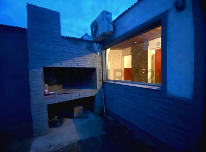 Casa · 65m² · 4 Ambientes · 1 Cochera