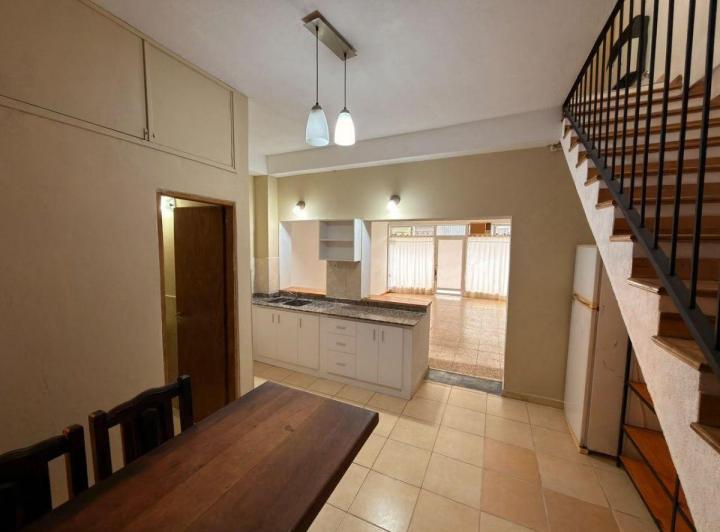 Casa · 90m² · 5 Ambientes
