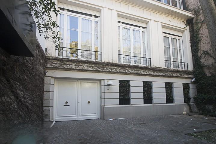 Casa · 800m² · 9 Ambientes · 2 Cocheras