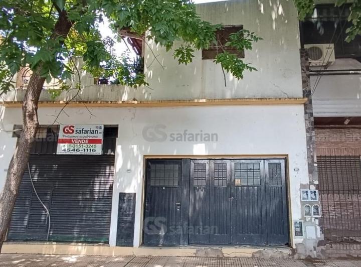 Casa · 221m² · 4 Ambientes · 1 Cochera