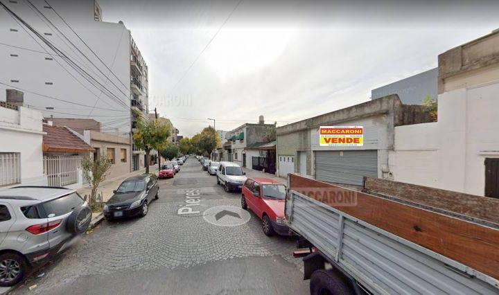 Casa · 220m² · 6 Ambientes · 1 Cochera