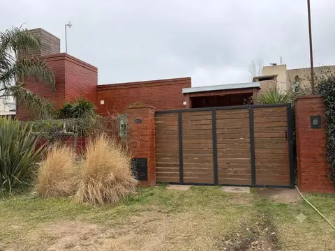 Casa en Venta en Roldan, San Lorenzo
