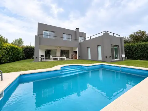 Casa en Venta en Ayres Plaza, Countries y Barrios Cerrados en Pilar