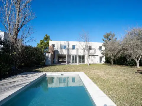 Casa en Venta en Lomas De City Bell, Countries y Barrios Cerrados en la Plata