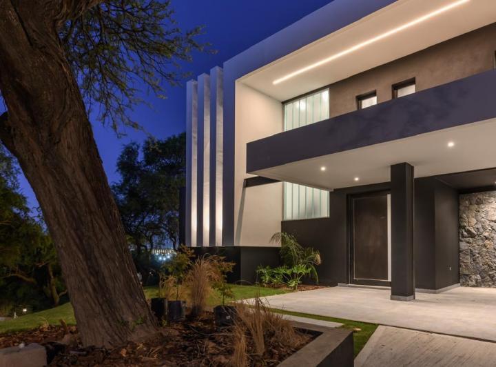 Casa · 415m² · 5 Ambientes · 2 Cocheras