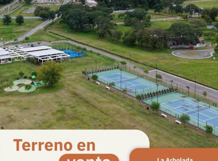 Terreno · 1240m²