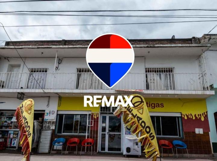 Casa · 296m² · 6 Ambientes · 2 Cocheras