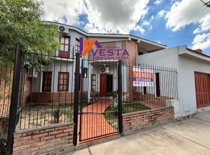 Casa · 280m² · 7 Ambientes · 1 Cochera