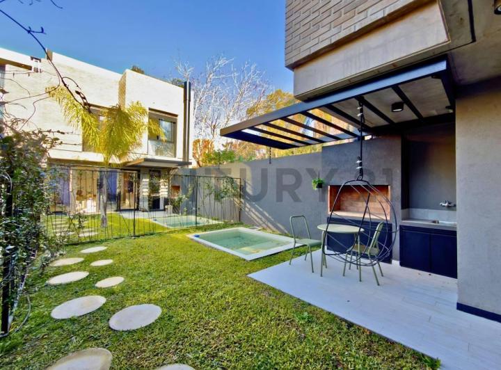 Casa · 131m² · 5 Ambientes · 1 Cochera