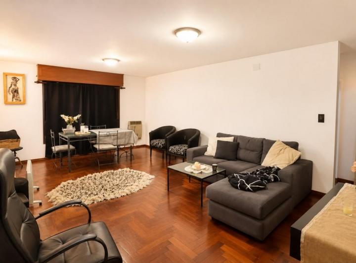 Departamento · 94m² · 6 Ambientes · 1 Cochera