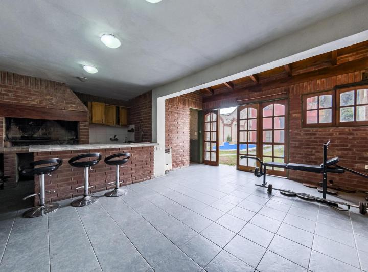 Casa · 425m² · 15 Ambientes