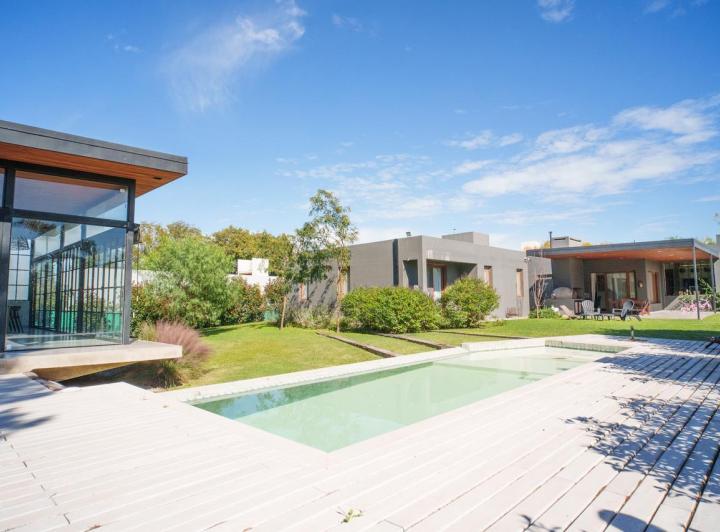 Casa · 440m² · 5 Ambientes · 3 Cocheras