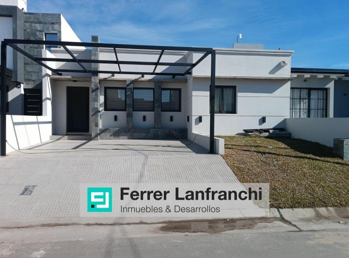 Casa · 183m² · 3 Dormitorios · 2 Cocheras