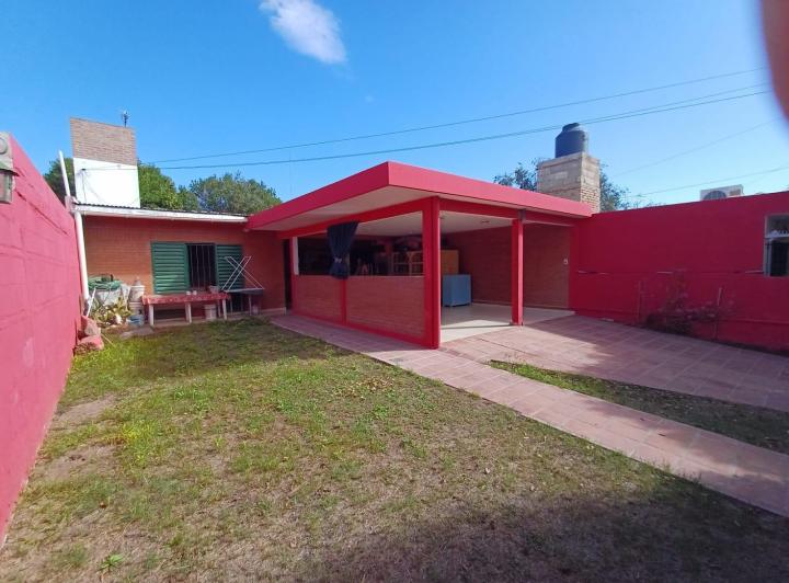 Casa · 250m² · 3 Ambientes · 1 Cochera