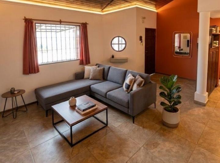 Casa · 67m² · 3 Ambientes · 1 Cochera
