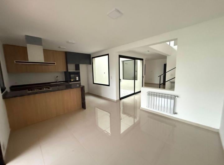 Casa · 150m² · 5 Ambientes · 2 Cocheras