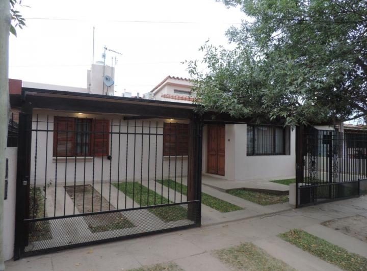 Casa · 120m² · 2 Ambientes · 1 Cochera