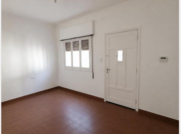 Casa · 76m² · 5 Ambientes · 1 Cochera