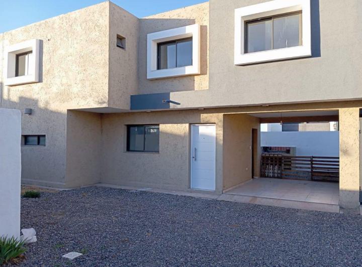Casa · 120m² · 4 Ambientes · 1 Cochera