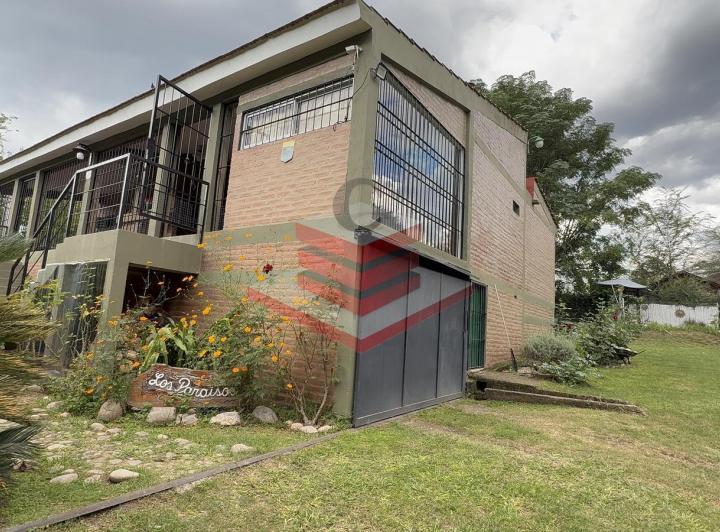 Casa · 250m² · 6 Ambientes · 2 Cocheras