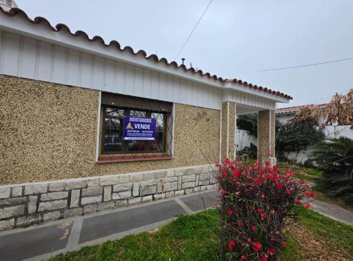 Casa · 130m² · 6 Ambientes · 1 Cochera