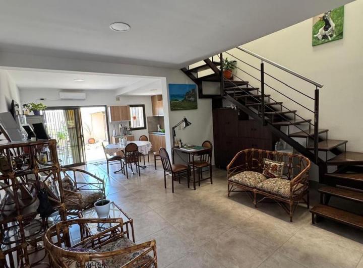 Casa · 4 Ambientes · 1 Cochera