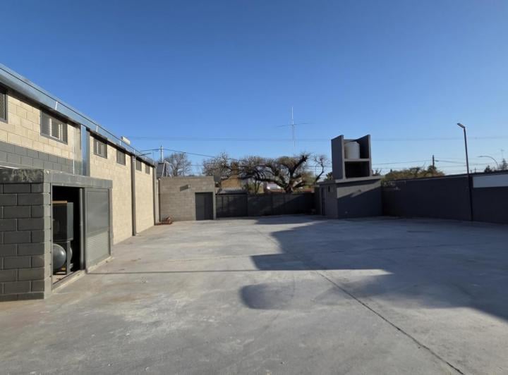 Local comercial · 550m²