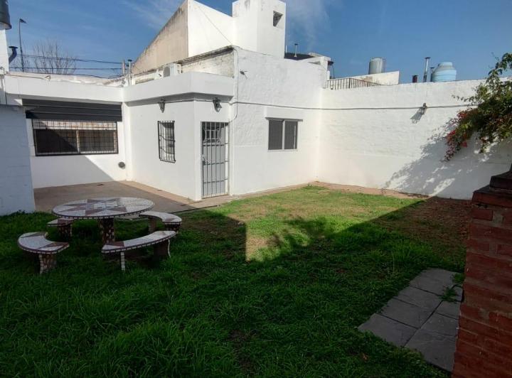 Casa · 70m² · 4 Ambientes · 1 Cochera
