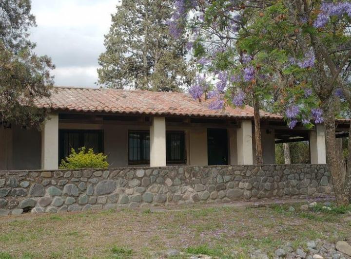 Casa · 2662m² · 3 Ambientes · 2 Cocheras