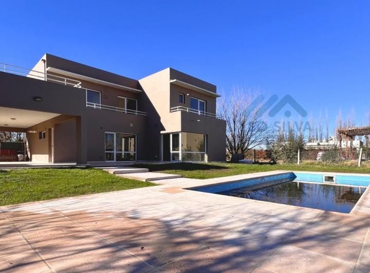 Casa · 262m² · 4 Ambientes