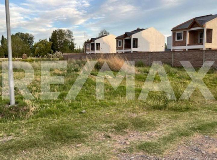 Terreno · 945m²